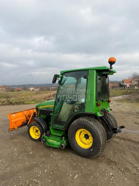 John Deere 2720