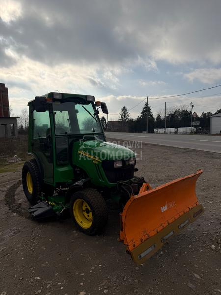 John Deere 2720