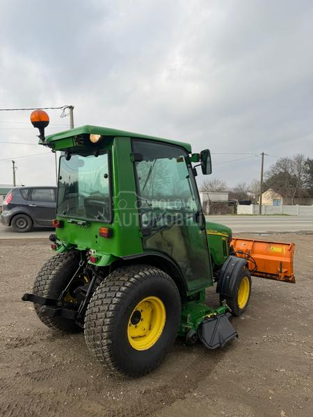 John Deere 2720