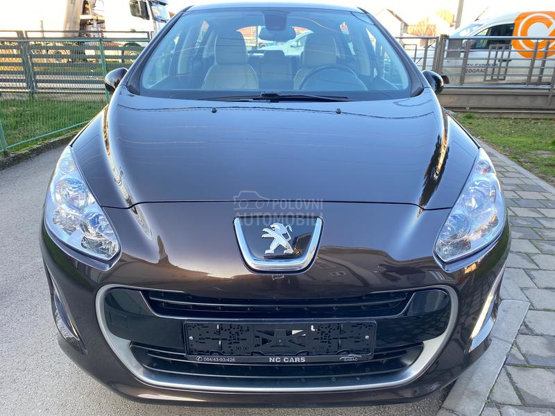Peugeot 308 1.6 e-HDI/KOŽA/LED