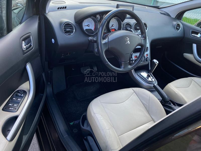Peugeot 308 1.6 e-HDI/KOŽA/LED