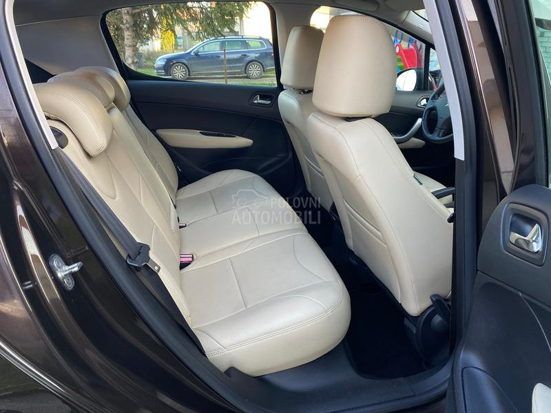 Peugeot 308 1.6 e-HDI/KOŽA/LED