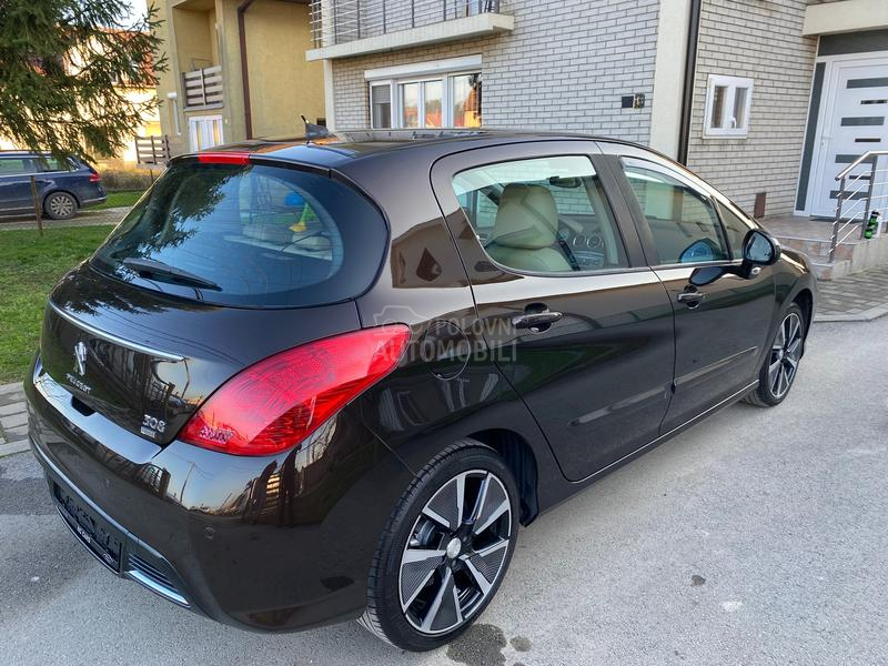 Peugeot 308 1.6 e-HDI/KOŽA/LED