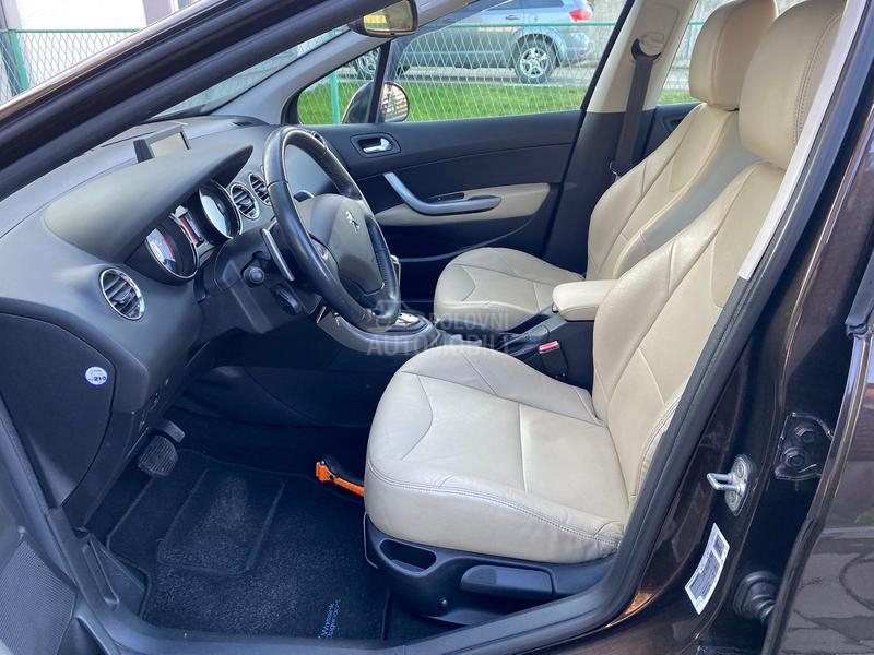 Peugeot 308 1.6 e-HDI/KOŽA/LED