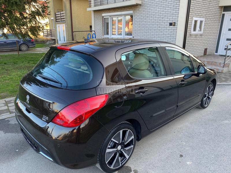 Peugeot 308 1.6 e-HDI/KOŽA/LED