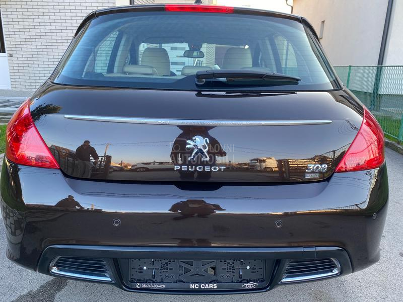 Peugeot 308 1.6 e-HDI/KOŽA/LED