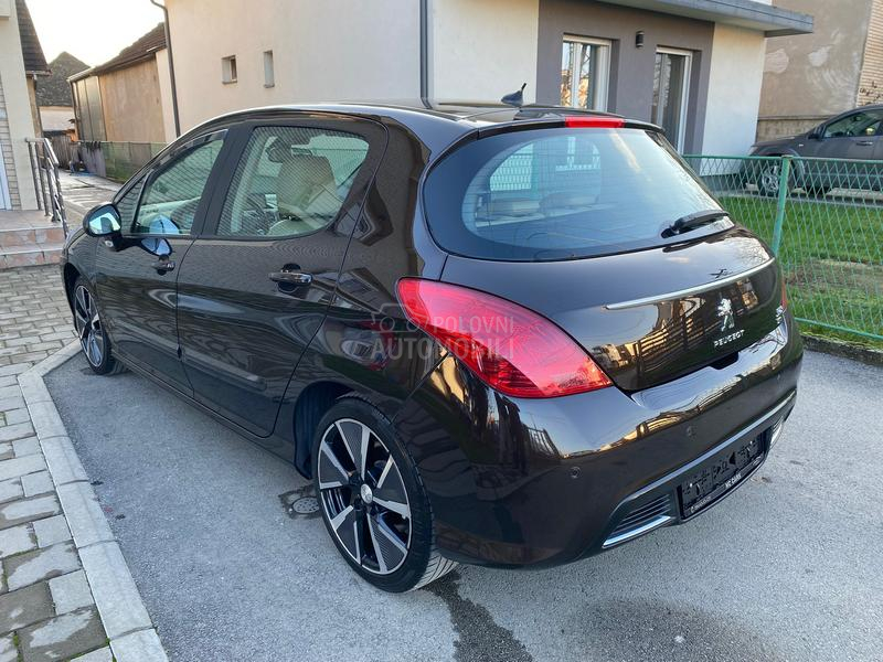 Peugeot 308 1.6 e-HDI/KOŽA/LED