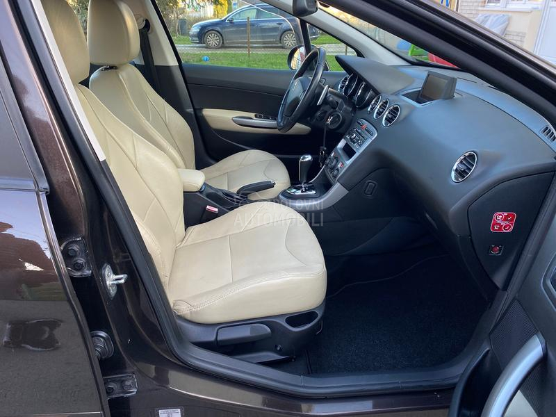 Peugeot 308 1.6 e-HDI/KOŽA/LED