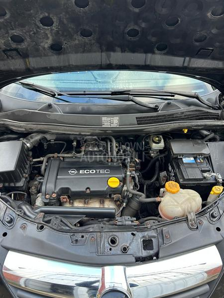 Opel Corsa D 1.4i