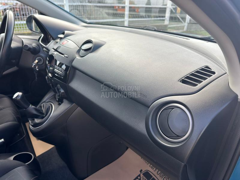 Mazda 2 1.3i Exclusive  CH