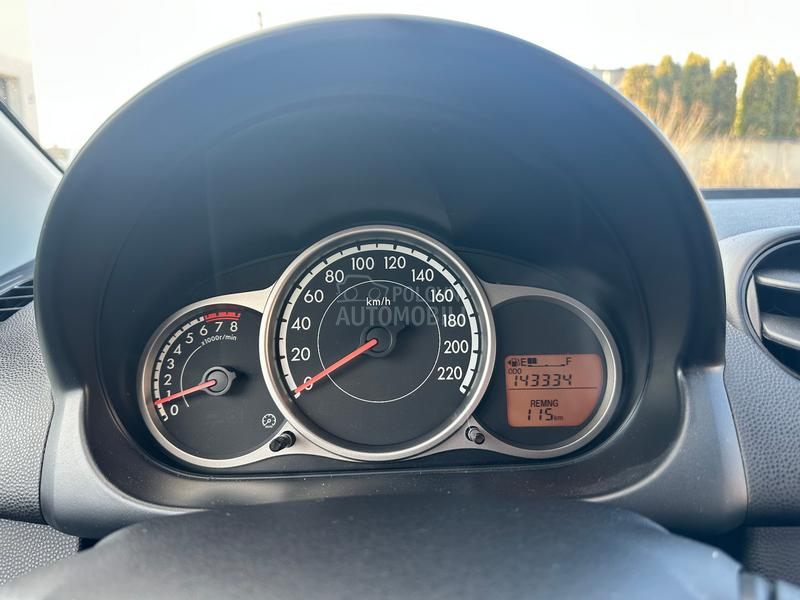Mazda 2 1.3i Exclusive  CH