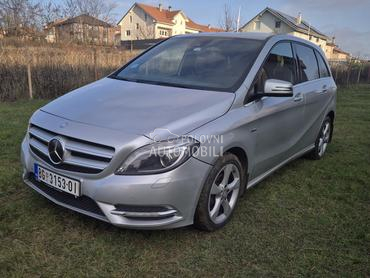 Mercedes Benz B 200 