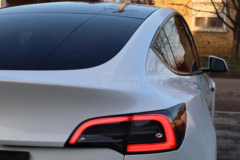 Tesla Model Y Long Range AWD
