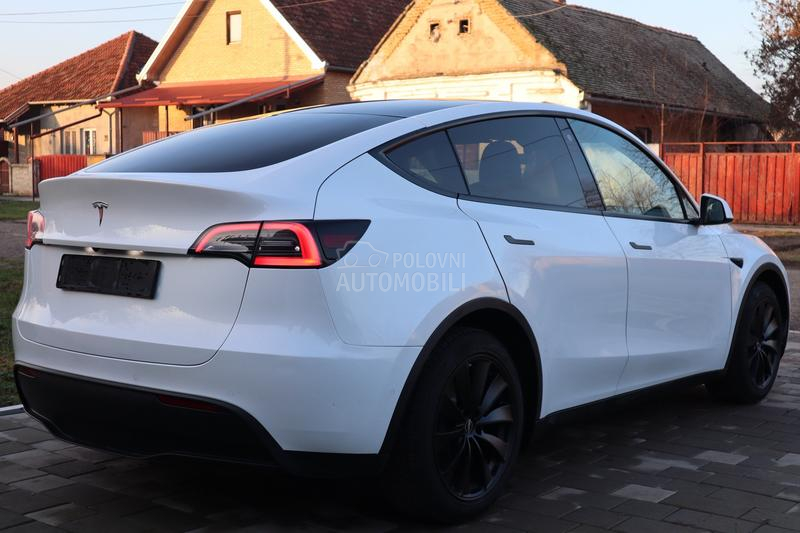 Tesla Model Y Long Range AWD