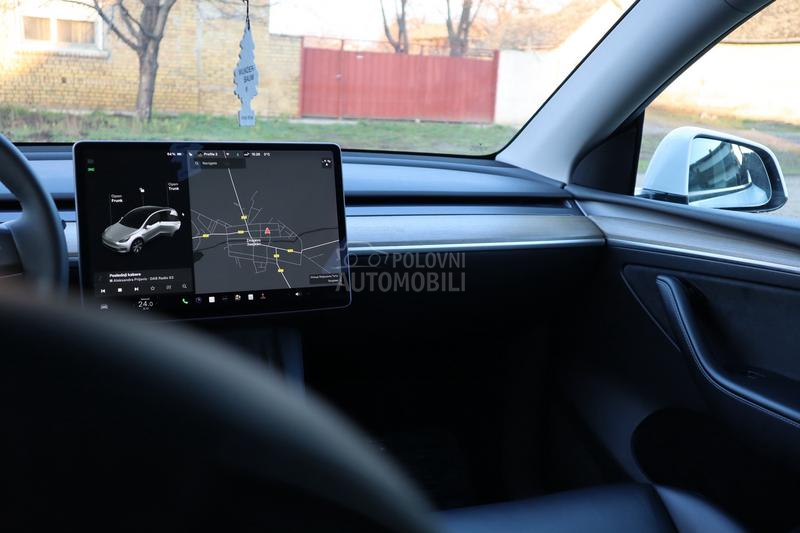 Tesla Model Y Long Range AWD