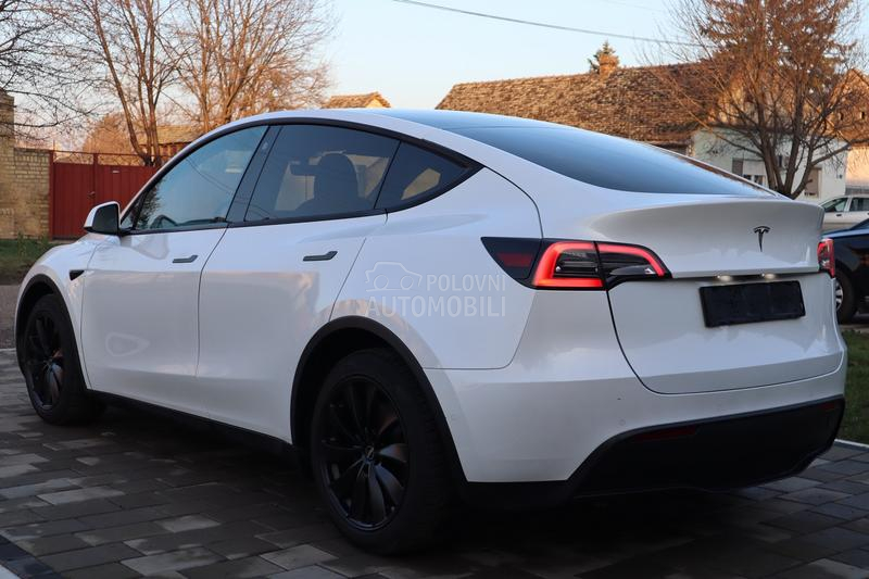 Tesla Model Y Long Range AWD