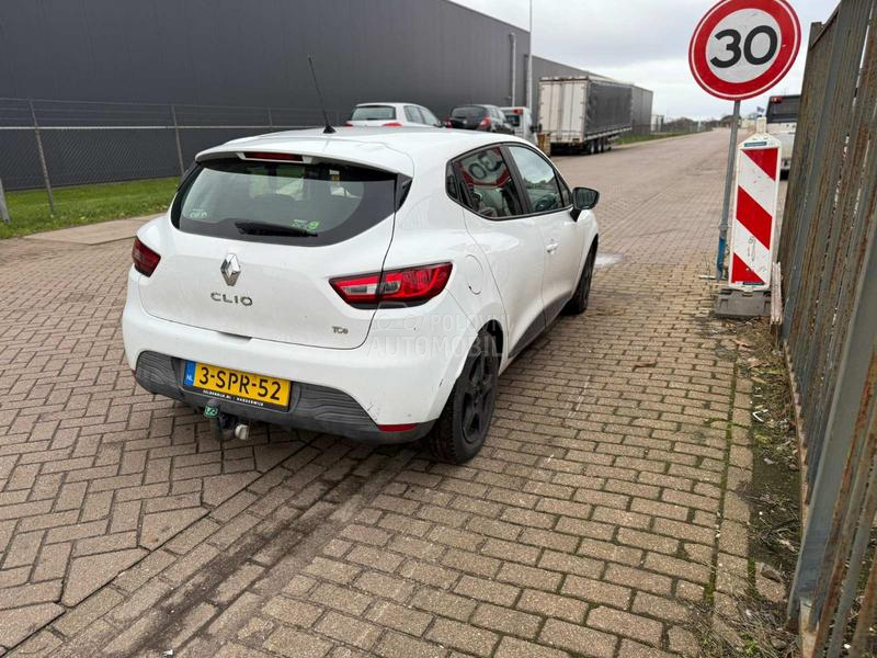 Renault Clio 2014. god. -  kompletan auto u delovima