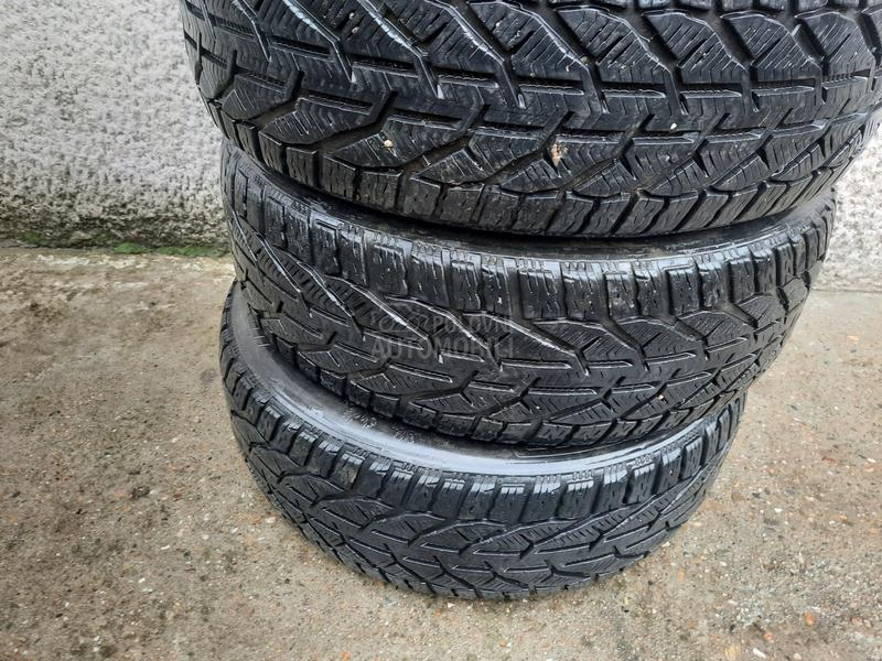 Taurus 215/60 R17 Sve sezone
