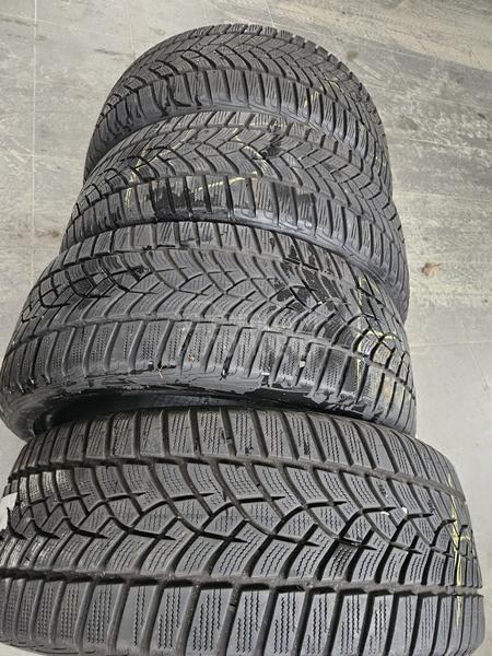 Goodyear 215/40 R18 Zimska