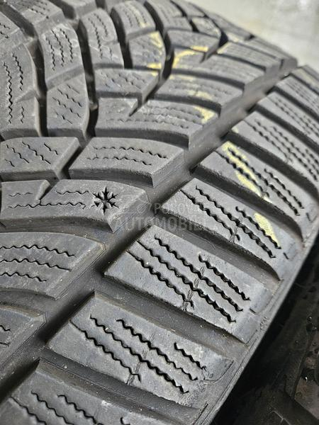 Goodyear 215/40 R18 Zimska