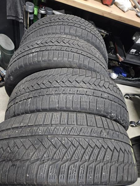 Continental 235/45 R20 Zimska