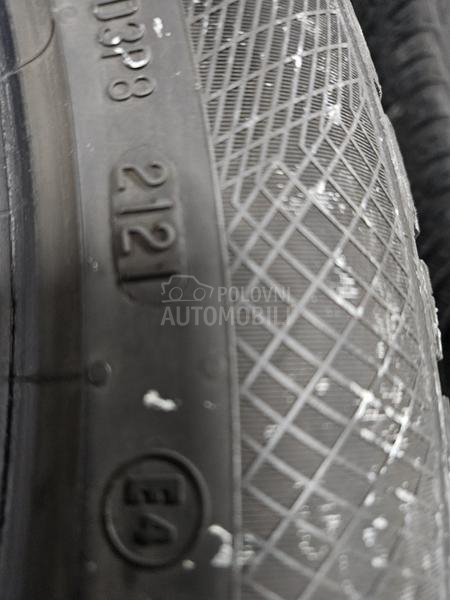 Continental 235/45 R20 Zimska