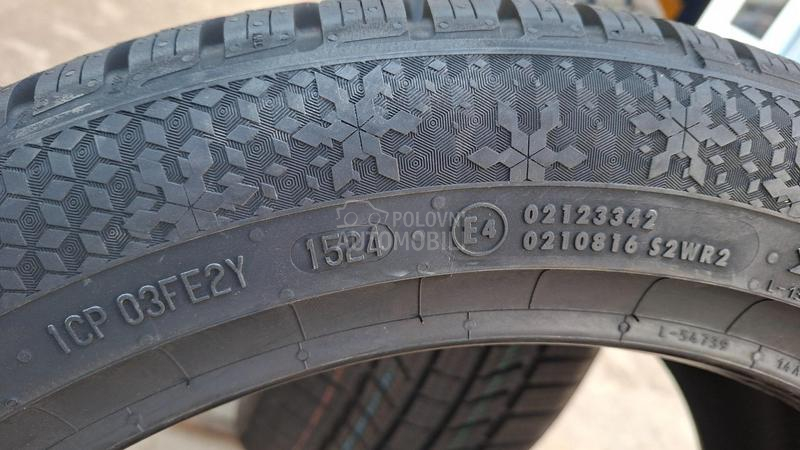 Continental 235/45 R17 Zimska