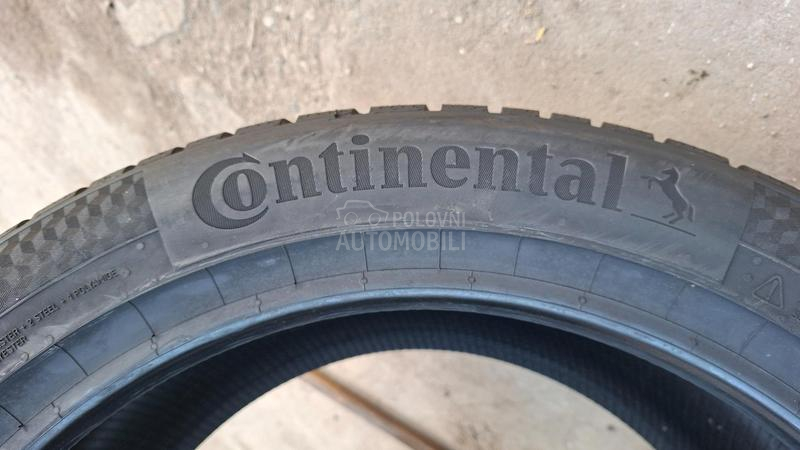 Continental 235/45 R17 Zimska