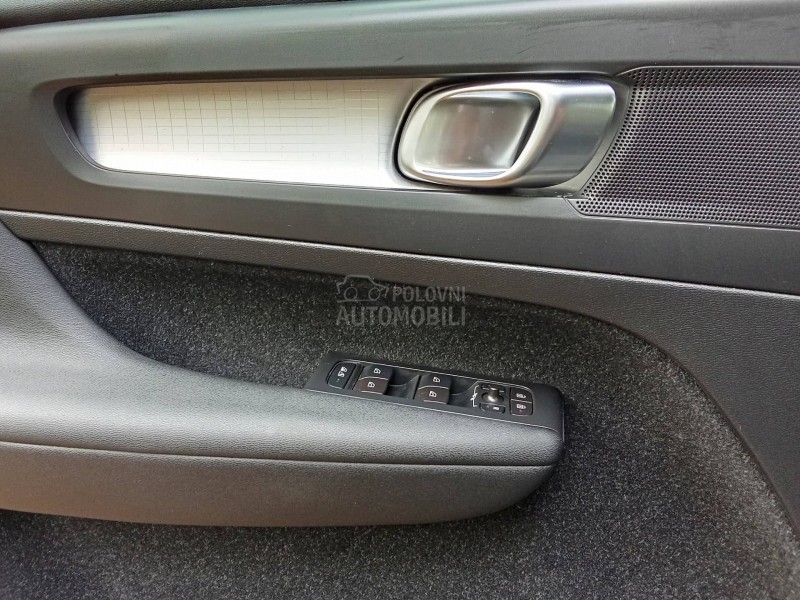 Volvo XC40 2,0D Black edit