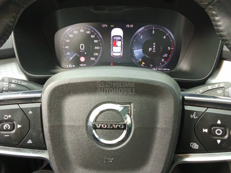 Volvo XC40 2,0D Black edit