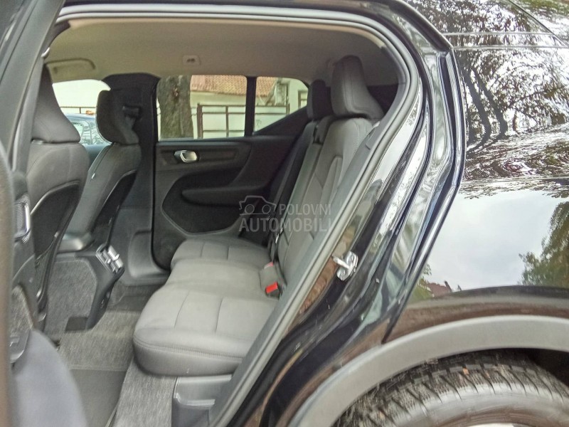 Volvo XC40 2,0D Black edit