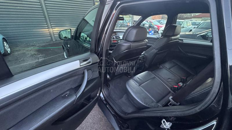 BMW X5 3.0d 7-SEDiSTA
