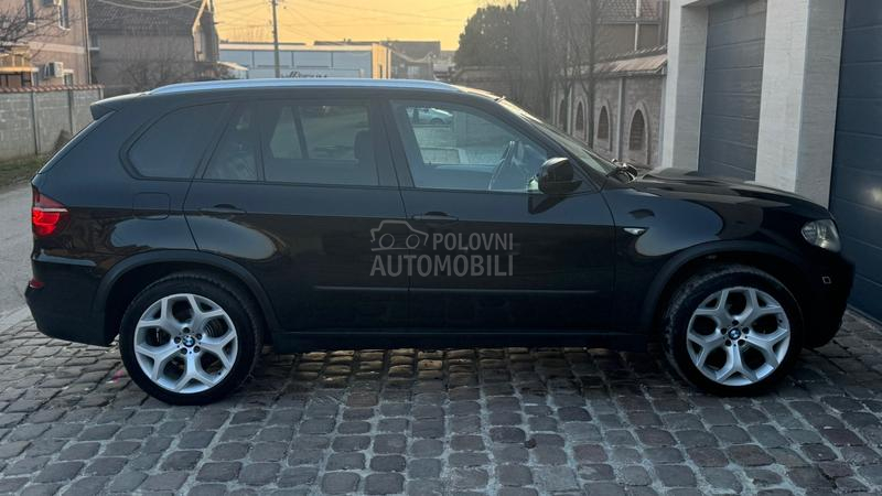 BMW X5 3.0d 7-SEDiSTA