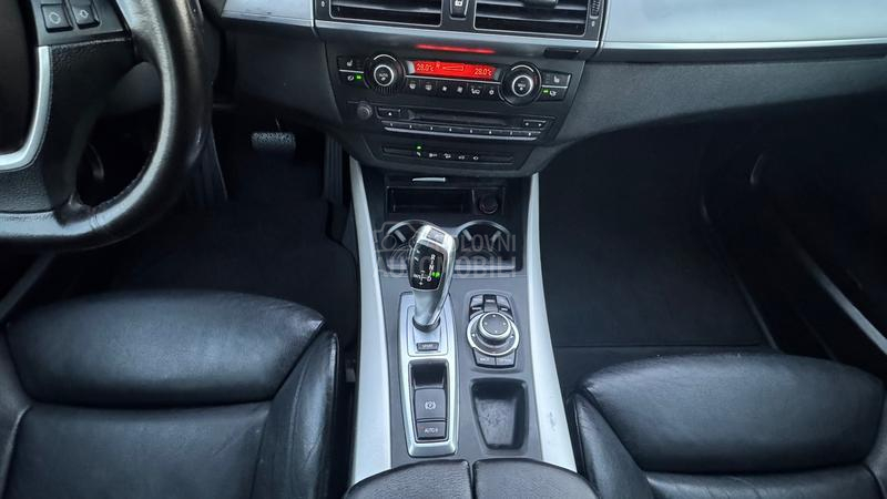 BMW X5 3.0d 7-SEDiSTA