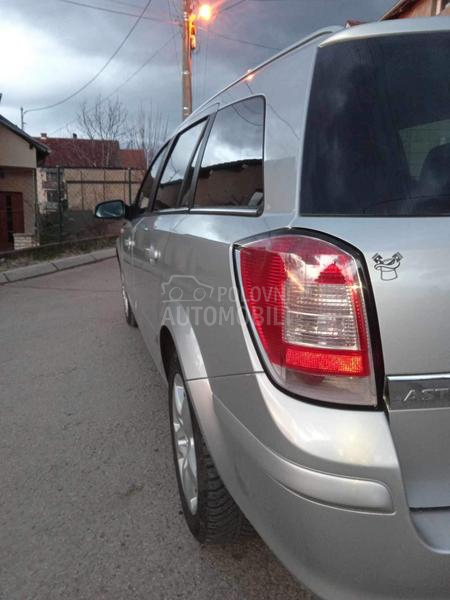 Opel Astra H 