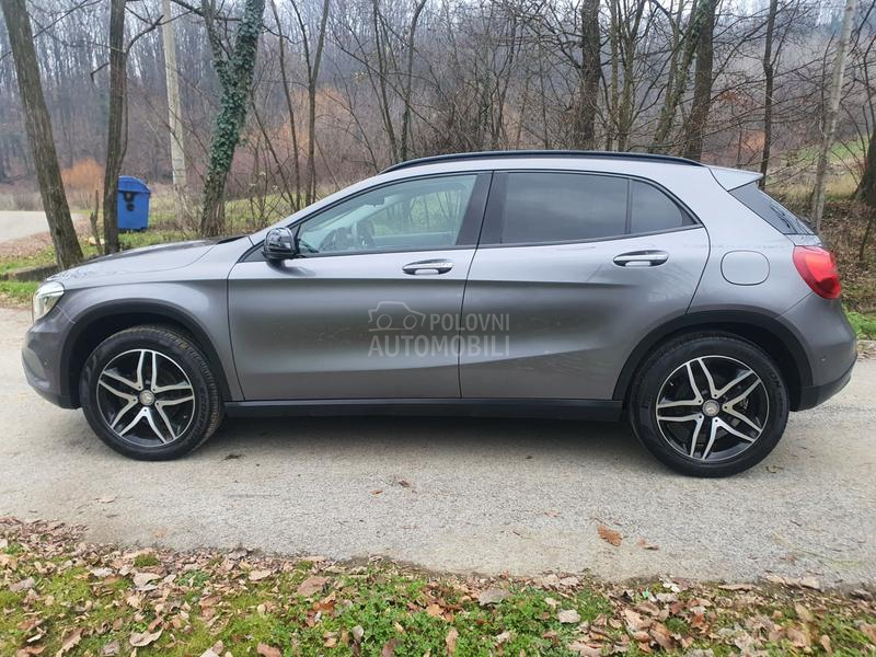 Mercedes Benz GLA 200 