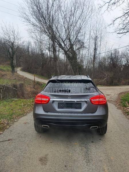 Mercedes Benz GLA 200 