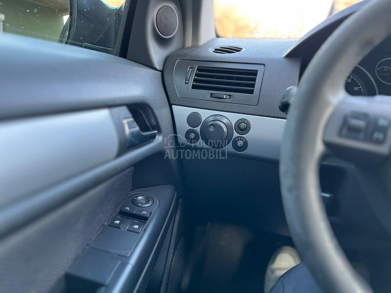 Opel Astra H 