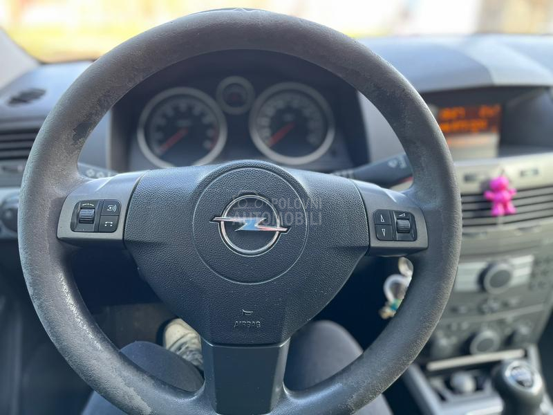 Opel Astra H 