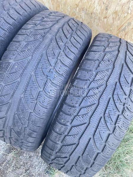 Cooper 245/70 R16 Zimska