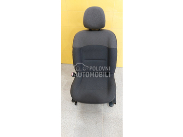 Clio 2 , Vozačevo sedište za Renault Clio od 2001. do 2006. god.