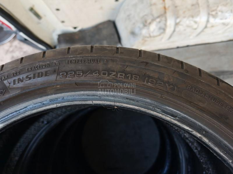 Dunlop 225/40 R18 Letnja