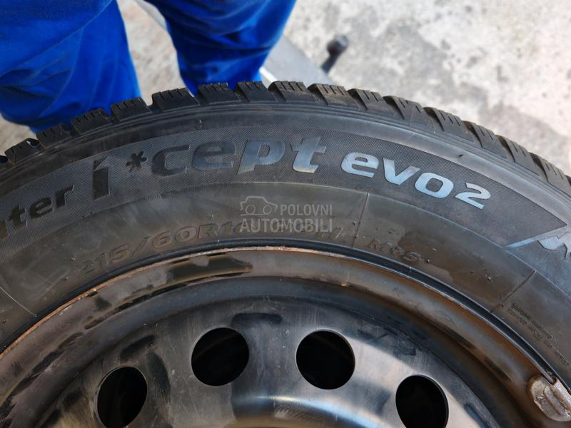 Hankook 215/60 R16 Zimska