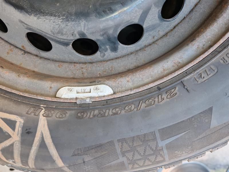 Nexen 215/65 R16 Zimska