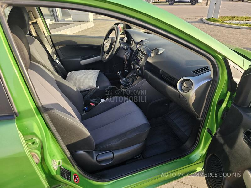 Mazda 2 