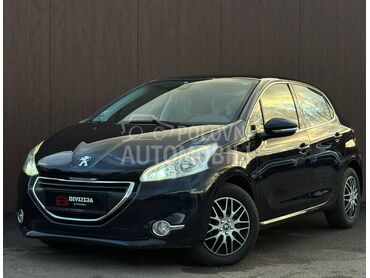 Peugeot 208 Nav/Senzori/Alu/Led
