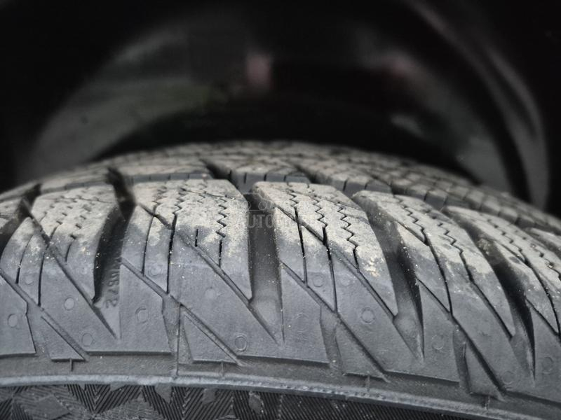 Volkswagen Caddy Prilagođen invalid.