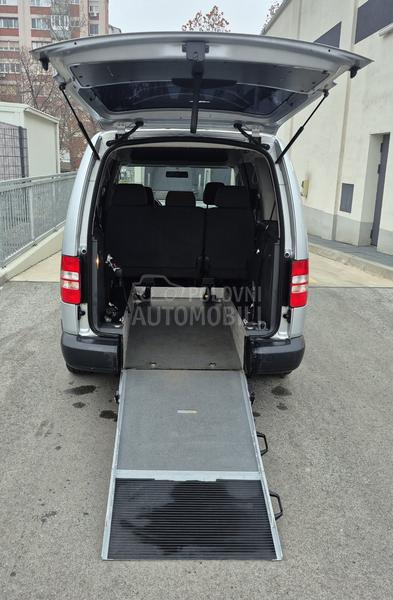 Volkswagen Caddy Prilagođen invalid.