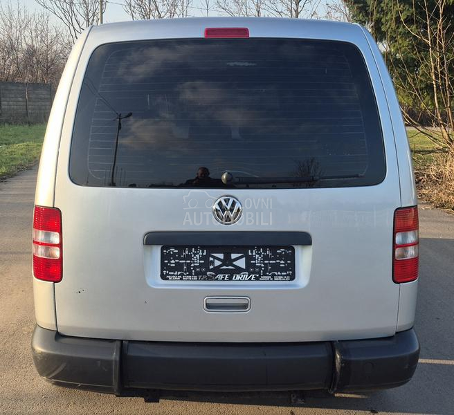 Volkswagen Caddy Prilagođen invalid.
