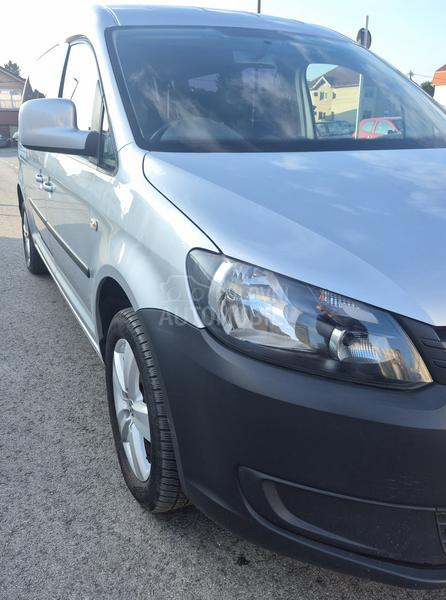 Volkswagen Caddy Prilagođen invalid.